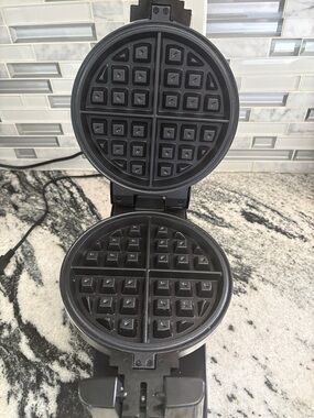 BELLA Stainless Steel Electric Waffle Maker - Black/Silver